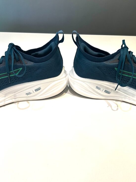 Mizuno Neo Zen 2 Running Shoe for Men: Reflecting Pond Green: run in for 6.5 mi main image 9